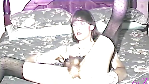 Sexy vintage brunette playing with her hairy pussy