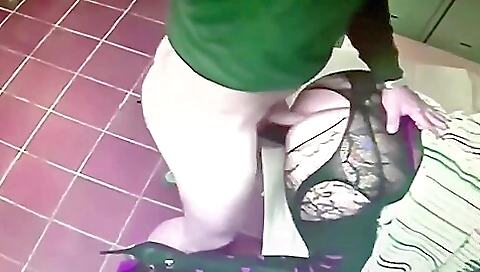 Busty amateur milf with stockings gets fucked in bed