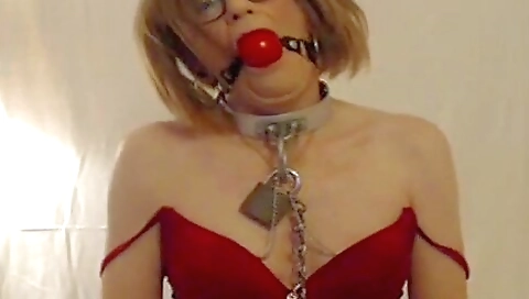 A red-haired teen plays with her man's dick in homemade clip