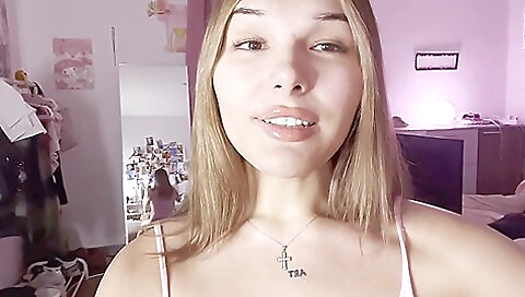 Tattooed amateur babe getting fucked in a bareback scene