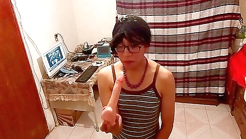 Mexican pornstar with a sexy tanned body gives a blowjob