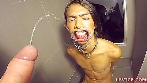 Hot brunette milf pissing on a doggystyle porn clip